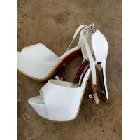 ราคา รองเท้าส้นสูงเบอร์ 39 มือสองสภาพดี (11644931404)