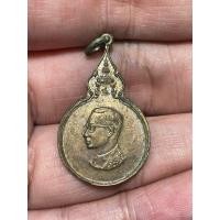 ราคา เหรียญในหลวงรัชกาลที่9 เฉลิมพระชนมพรรษาครบ 5รอบ ปี2530 กะไหล่ทอง (27759856679)