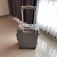 ราคา กระเป๋าเดินทาง Giogracia สีเทา ขนาด 20 นิ้ว กระเป๋าสองล้อ กระเป๋าล้อลาก (22516529675)