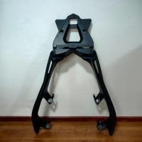 ราคา แร็คท้าย อลูมิเนียม ใช้สำหรับ Xmax 300 ชุดเบาะพนักพิงหลัง (24540184447)