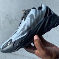 ราคา ☢▼Adidas originals Yeezy 700 Adidas coconut 700 light blue old shoes GZ0711 (10623004905)