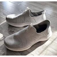 ราคา Skecher women size7 สีเทา (มือสองสภาพดีมาก) พร้อมกล่อง (26425879858)