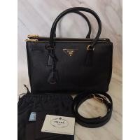 ราคา Like New!! Prada Saffiano Lux Medium Double Zip ปี 2014 (13664859600)