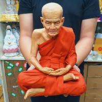 ราคา หลวงปู่ทวด เหยียบน้ำทะลจืด วัดช้างให้ งานไฟเบอร์หุ่นขี้ผึ้ง ใส่ผมจริงห่มจีวรจริง(หน้าตัก9นิ้ว สูง25ซม.) (4979730672)