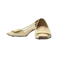 ราคา Roger Vivier Pumps Women Direct from Japan Secondhand (26041194184)