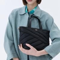ราคา DAKS Black Quilted Nylon Tote & Crossbody Bag, กระเป๋าบุนวมน้ําหนักเบา Daily Bag / จากโซล, เกาหลี (41151128747)