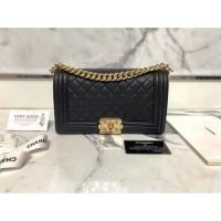 ราคา Chanel boy 10” black caviar holo23 (6917487343)