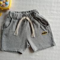 ราคา ✨กางเกงเด็กมือ2 กางเกงขาสั้นสีเทา ผ้านิ่ม ใส่สบาย size 90 ✅ (43804558991)