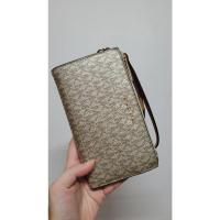 ราคา กระเป๋าสตางค์ใบยาว แบรนด์ Michael kors ของแท้ จากชอปอเมริกา มือสองใช้งาน 1 ครั้ง สภาพ 99% (27909075389)