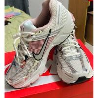 ราคา W NIKE ZOOM VOMERO 5 size 40.5 (42414518745)
