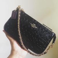 ราคา COACH F11940 LARGE WRISTLET 19 IN SIGNATURE DEBOSSED PATENT LEATHER (926260404)