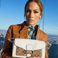 ราคา ✨ ✨ แท้ % Coach สวยหรู ดูแพง Small Jade Shoulder Bag With Signature Canvas (6142950902)