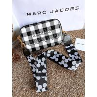 ราคา กระเป๋าสะพายข้างลายสก๊อต Marc Jacobs Camera ขนาด 8.5” (6751424758)