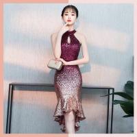 ราคา ชุดราตรี ชุดออกงาน ชุดไปงานแต่งงานสีแดง ทรงเข้ารูป กระโปรงหางปลา ผ้าปักเหลื่อม เรียบหรู (8712365618)