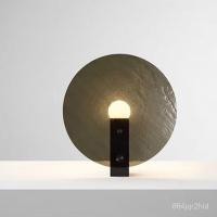 ราคา หลังสมัยใหม่สร้างสรรค์ห้องนั่งเล่นโคมไฟตั้งโต๊ะกระจกศิลปะข้างเตียงห้องนอนห้องทำงานนักออกแบบโคมไฟตั้งโต๊ะแบบนอร์ดิก NLPT (24639129669)