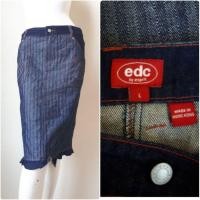 ราคา Esprit กระโปรงยีนส์ สีเข้ม ผ้าทอลายในตัวไม่ยืด Size L รอบเอว 30 นิ้วค่ะ (6368576748)