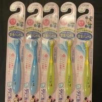 ราคา แปรงสีฟันเด็ก Lion สำหรับเด็ก 0-2 ขวบ แปรงสีฟันหัวงอได้ หิ้วเองจากญี่ปุ่น - ของแท้100% (7920351673)