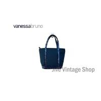 ราคา กระเป๋าทรงถือ Vanessa Bruno ไซส์ XS ใบเล็ก ผ้าแคนวาสสีฟ้าน้ำทะเล แต่งเลื่อมสีฟ้าประกายรุ้ง สภาพดีมาก ใหม่ จากตู้ญี่ปุ่น (24624807087)