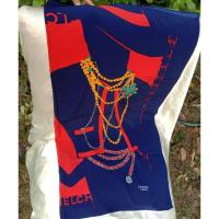 ราคา ⭐Vintage Chanel Silk Scarf with Coco Chanel Portrait (18976260496)