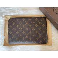 ราคา ลดราคา!! Clutch Lv / Lv Etui voyage PM (17903896037)