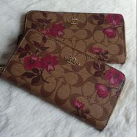 ราคา พร้อมส่งcoach#F87716 กระเป๋าสตางค์ซิปรอบลายดอกไม้ (7406628117)