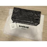 ราคา ส่งต่อ Bao Bao clutch สีเทาดำ ของแท้ (12552456733)