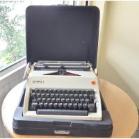 ราคา เครื่องพิมพ์ดีดกระเป๋าหิ้ว Olympia (กระเป๋าหนัง) (7931776993)