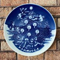 ราคา Royal Copenhagen จานโชว์ First day of issue edition (28524655064)