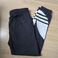 ราคา กางเกงผ้าร่ม adidas มือสองสภาพดี (ใส่ 2 ครั้ง) (40052907299)