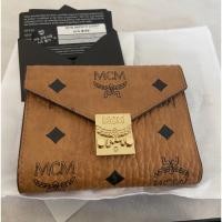 ราคา Used Mcm wallet Like new กระเป๋าตังค์3 พับ ใบสั้น (7952471350)