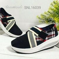 ราคา รองเท้าผ้าใบพื้นสูง2นิ้ว (46525413)