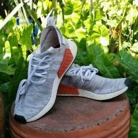 ราคา Nmd r2 มือสอง ไซส์ 46/295 แท้ 100% (14229833685)