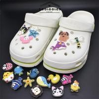 ราคา ️Akan Shining Crocs Pin Sandal รองเท้า Charms Jibbitz ตกแต่งรองเท้าหลุมอุปกรณ์เสริม Diy ที่ถอดออกได้เด็กคริสต์มาสของขวัญ- cl (25740519884)