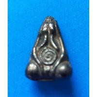 ราคา พระปิดตาหัวจรวดเนื้อเมฆพัตรหลวงพ่ออี๋วัดสัตหีบประมาณปี2485 (23161437973)