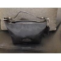 ราคา กระเป๋าถือ Coach มือ 2 แท้ 100% ผ้าขอบหนังดำ สีดำ (4709149517)