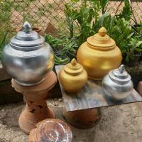 ราคา โอ่งสีเงิน สีทอง โอ่งใส่น้ำ มี 2 ขนาด (กดตัวเลือก) วางหน้าบ้าน หน้าศาลพระภูมิ ศาลตายาย ตกแต่งสวน (25172913653)