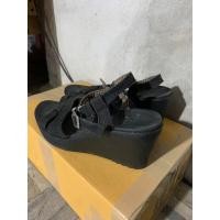 ราคา รองเท้าส้นสูงแบนด์crocsแท้ (22940346581)