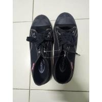 ราคา รองเท้าผ้าใบ Click สีดำ เบอร์ 39 (18547069984)