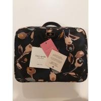 ราคา Used!! Kate Spade กระเป๋าใส่เครื่องสำอางค์ (21274633748)