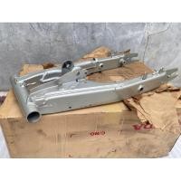 ราคา สวิงอาร์มหลัง แท้ มือ1 ใส่ Honda MTX125 MTX125R MTX125RW สีมีรอยกระเทาะ เนื่องจาก เก็บไว้นาน (14998732900)