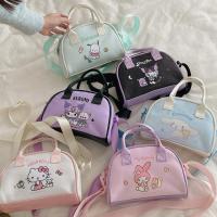 ราคา ซื้อ 1 ได้ถึง 2 ลุค! กระเป๋าสะพายคาดหนัง pu ถือได้ ลายการ์ตูนดัง งานแท้ ขนาด 19×15×7 cm (29265285892)