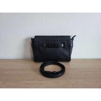 ราคา กระเป๋า Coach swagger wristlet สีดำ สวยมาก (23257929173)