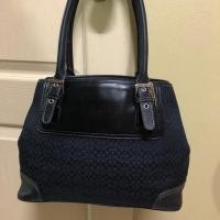 ราคา ของแท้ 100% กระเป๋าถือ Coach สีดำมือสอง (3424617752)