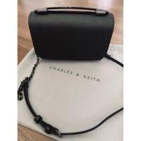 ราคา กระเป๋ามือสอง Charles & Keith สภาพ 99% ไม่เคยใช้ (5474808108)