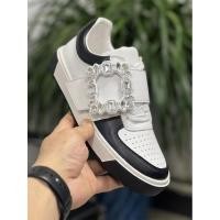 ราคา รองเท้าผ้าใบRoger Vivier สำหรับผู้หญิง ทำจากหนังแท้ สไตล์แฟชั่น (40720774399)