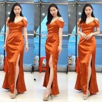 ราคา ชุดราตรี/ชุดออกงาน/ชุดไปงานสีส้มอิฐ สายเดี่ยวเปิดไหล่ปิดต้นแขน คอวีไขว์ ผ้าไหมดัชเชล ชุดสวย เหมือนแบบ (5411146446)