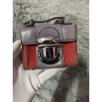 ราคา Diesel แท้%หายากใบเล็กน่ารักสภาพตามรูปเลยค่ะใส่สายคอสได้แต่ไม่มีสายให้นะคะ (13414988569)