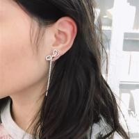ราคา ต่างหูคริสตัลสวารอฟสกี้ ลายคล้ายชาแนล แบบสองสี มุกวาวสวย สำหรับผู้หญิง (41820281699)