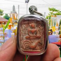 ราคา หลวงพ่อปาน พิมพ์ขี่ไก่พวงหาง 4 เส้น ด้านหลังยันต์เกราะเพชร เลี่ยมกรอบสแตนเลส พุทธคุณคงกระพันชาตรี (20263227968)