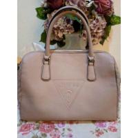 ราคา Guess กระเป๋าสุภาพสตรี มือสอง ของแท้100% (21677749683)